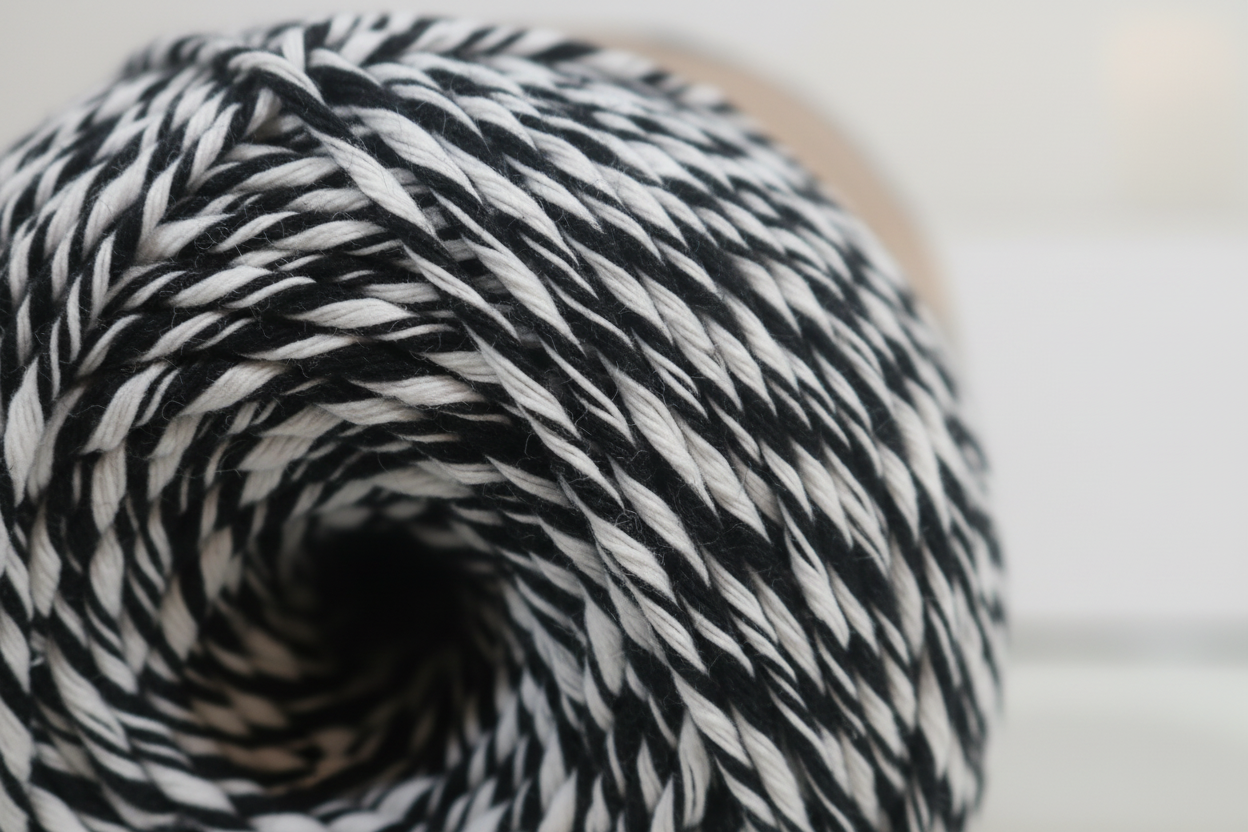 Barbante XL Black and White