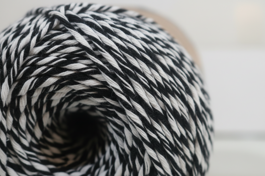 Barbante XL Black and White