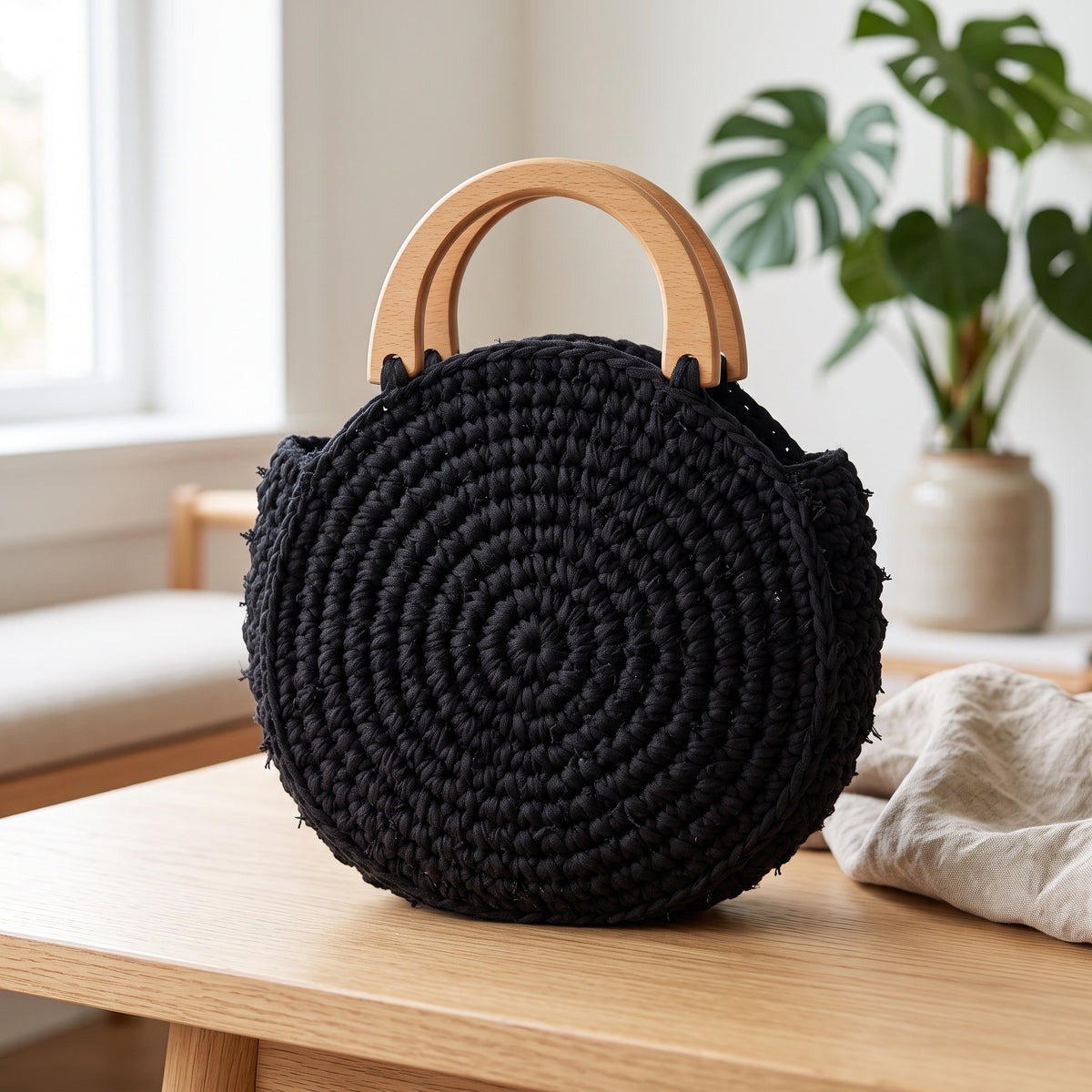 Preto Intenso Franjado - Trapilho / Fio de Malha Reciclado 120m | WelcomeYarn