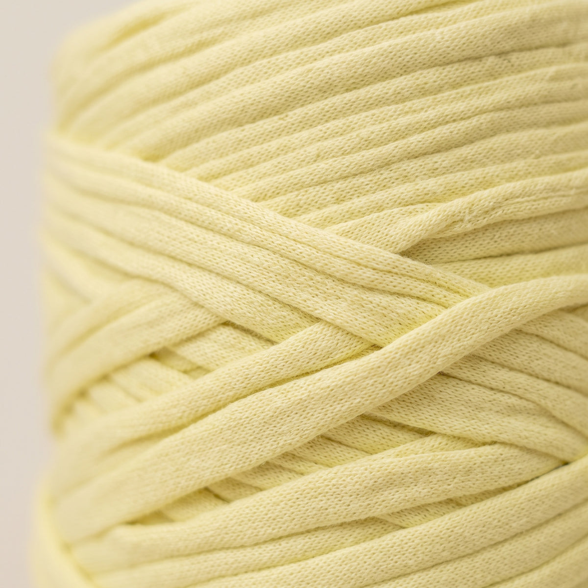 Fio de Malha Eco WelcomeYarn 120m – Amarelo Manteiga Pastel Suave