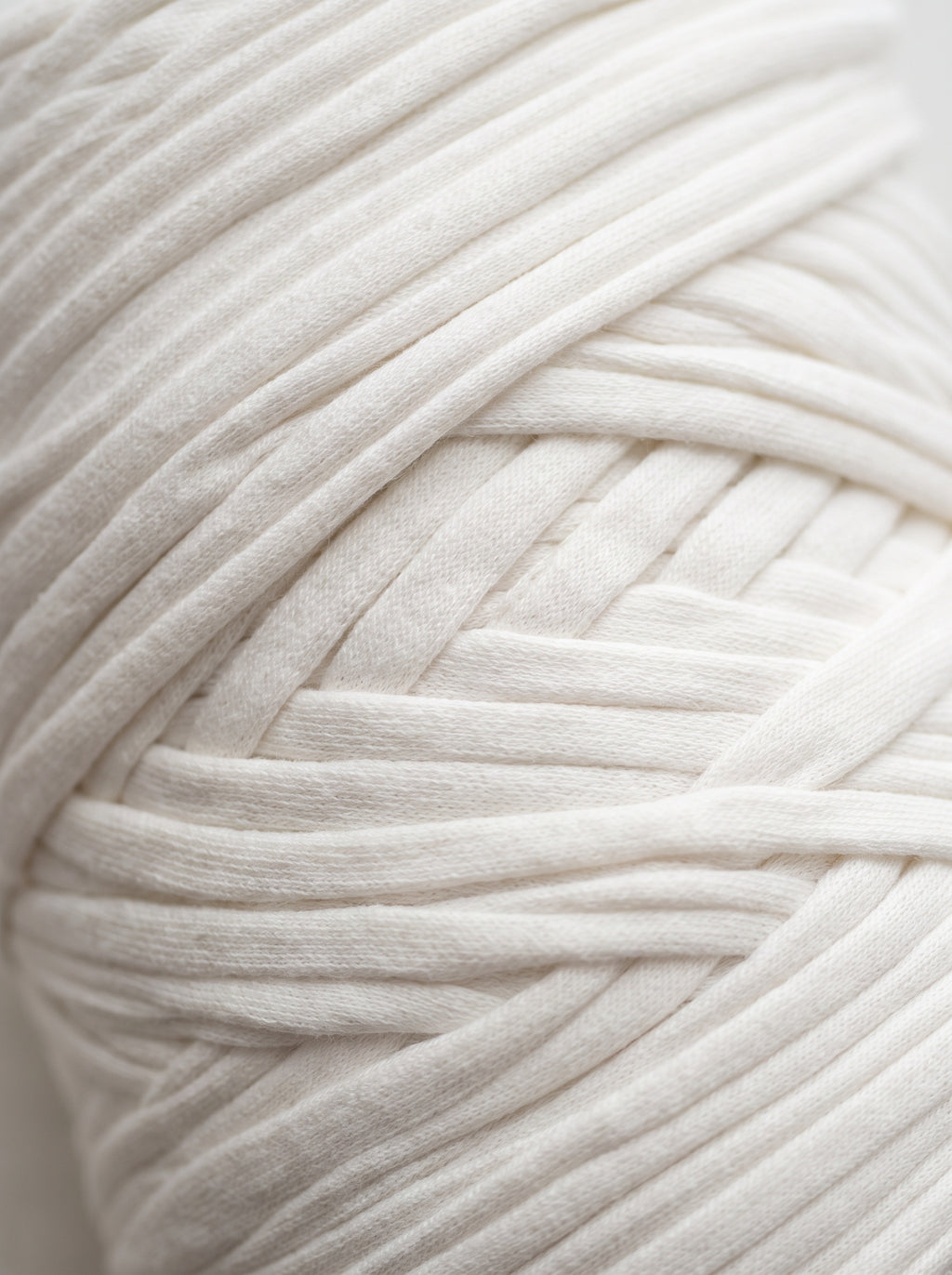 Trapilho Reciclado WelcomeYarn 120m – Branco Puro | Fio de Malha Made in Portugal
