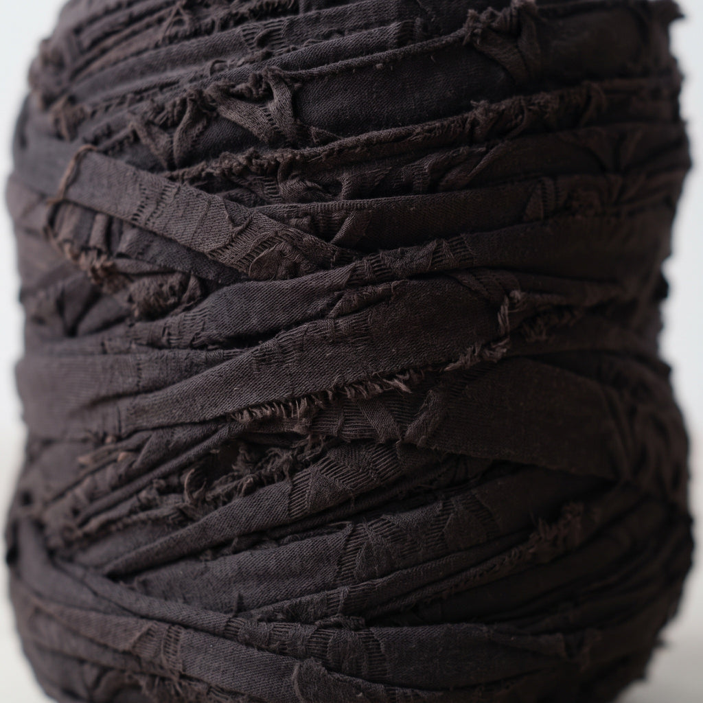 Rolo de Trapilho Castanho Escuro WelcomeYarn (120m) – Fio de Malha Resídual Made in Portugal