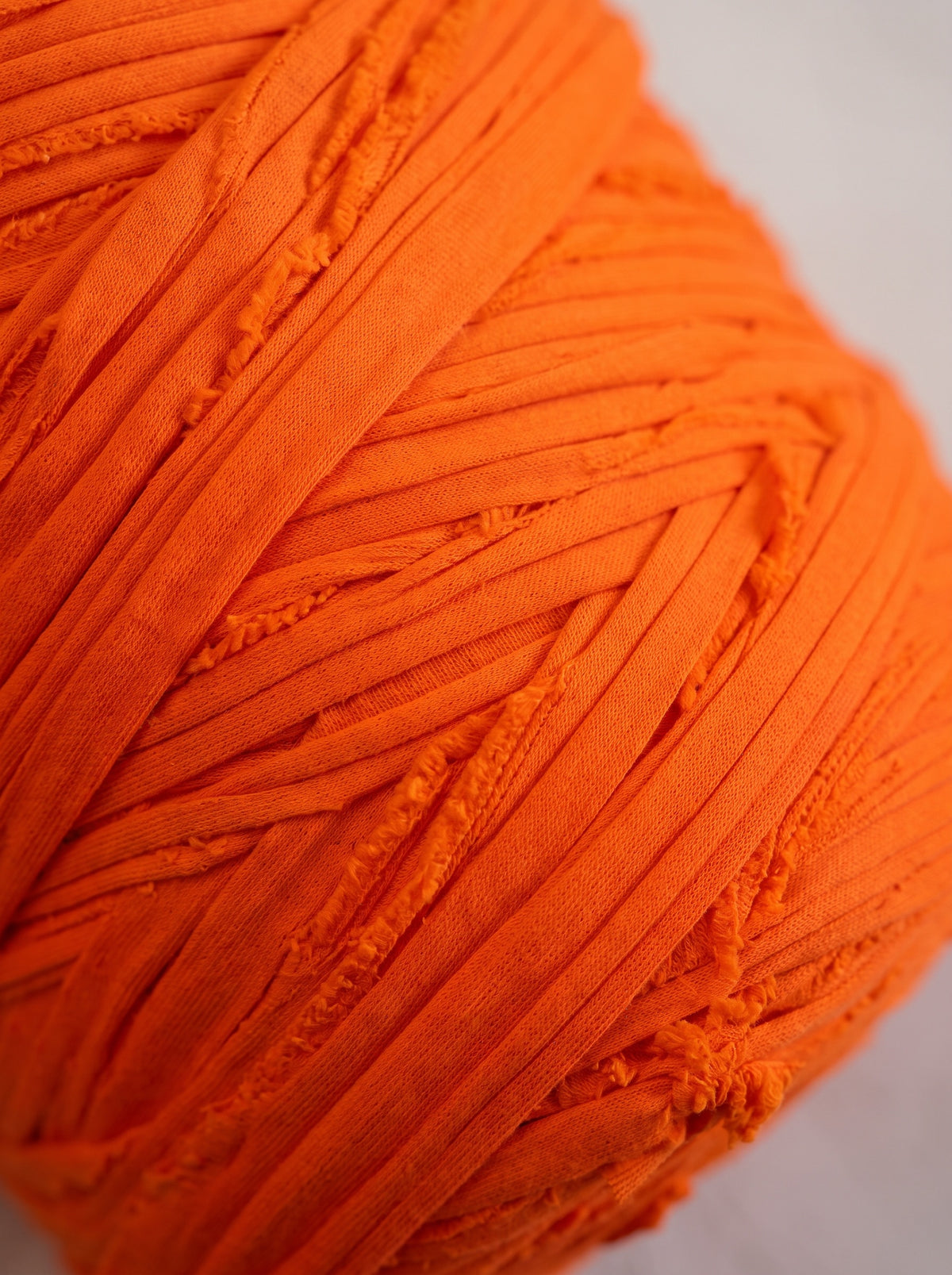 Trapilho Reciclado WelcomeYarn 120m – Laranja Neon Vibrante | Fio de Malha Made in Portugal