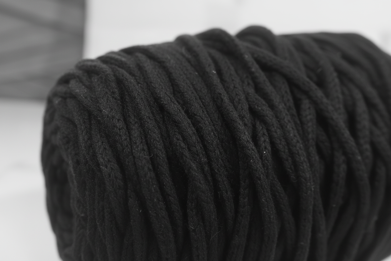 600g Black Cotton Cord - Cotton Air - Light and Fluffy