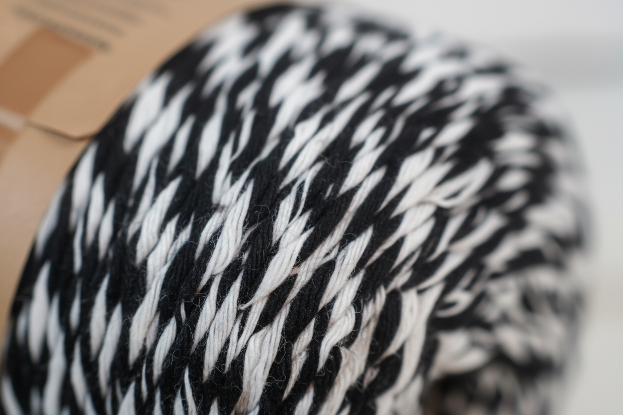 1.50Kg Barbante XL Black and White