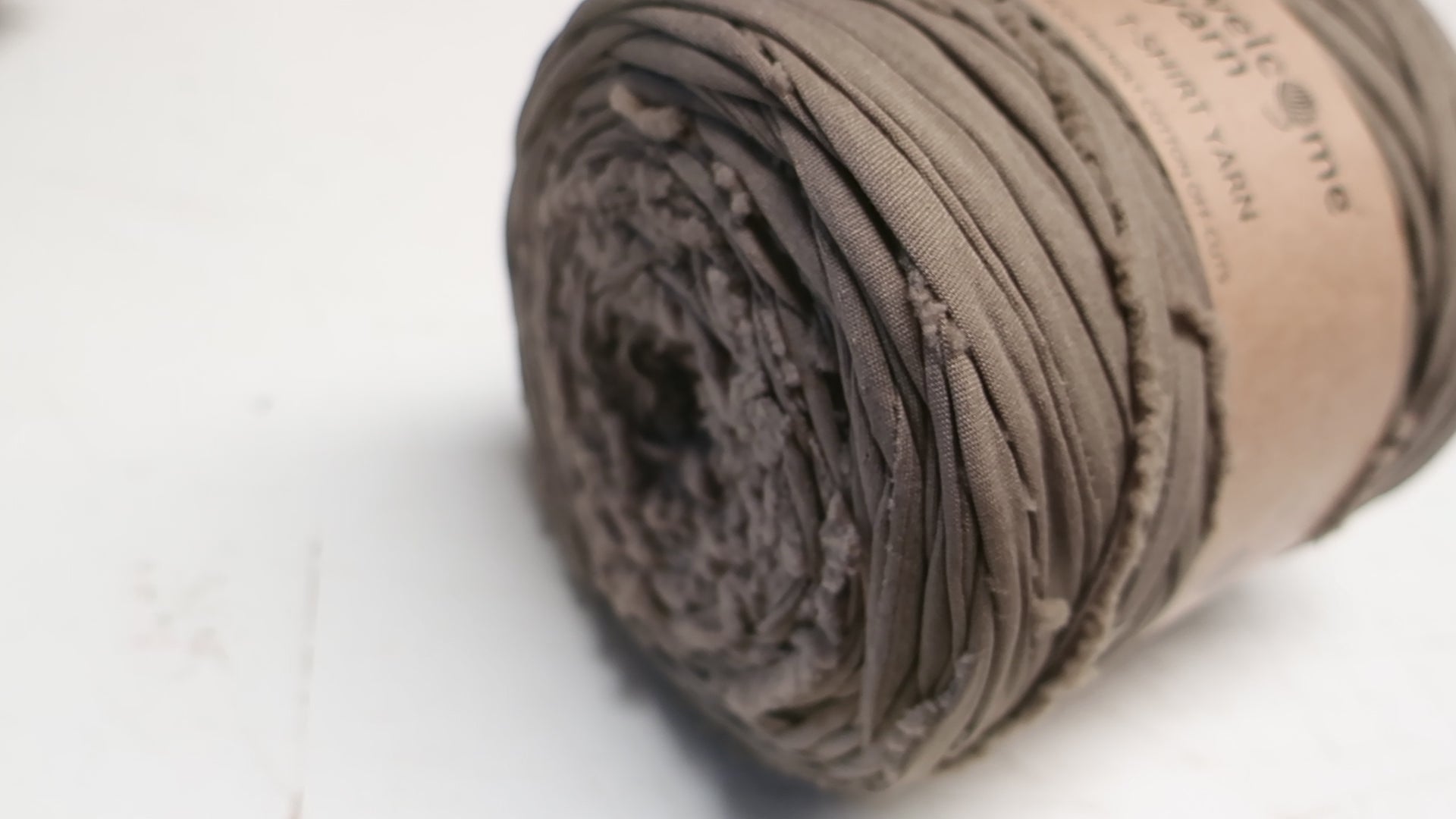 Rolo de Trapilho Fio de Malha Resídual - Verde Franjado - Muito leve com alguma elasticidade